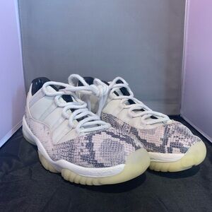 Air Jordan 11 Retro Low 'Light Bone Snakeskin'